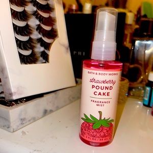 Strawberry pound cake spray